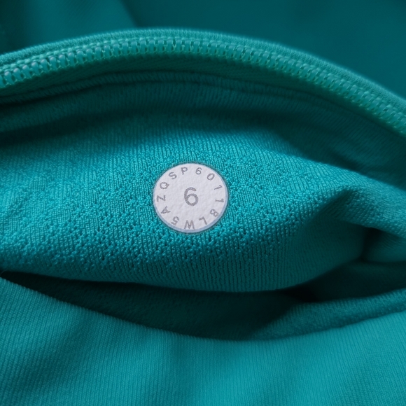 Like New Lululemon Train Times 7/8 Pant *Blocked 25" - Picture 13 of 14